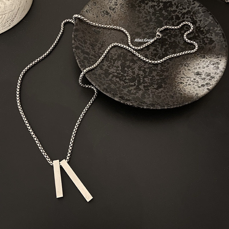 ダブルスティック　シルバーチャームネックレス